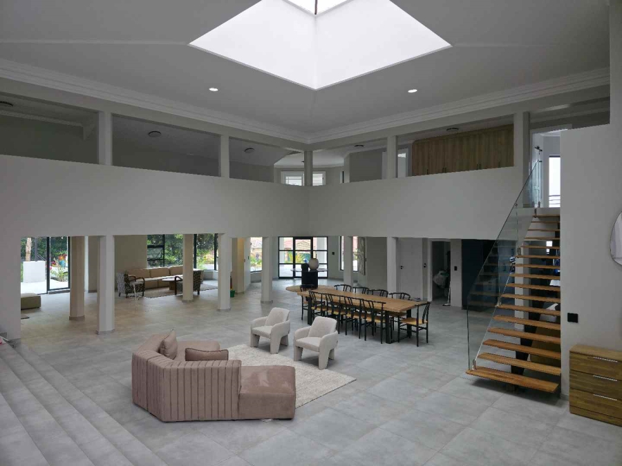 5 Bedroom Property for Sale in Plattekloof Western Cape